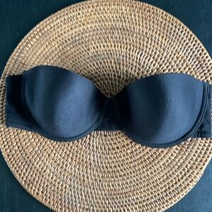 Black Strapless bra